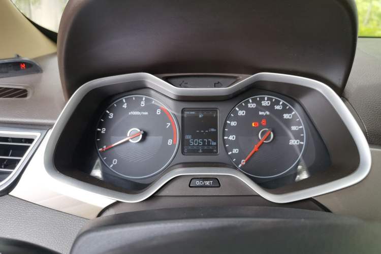 Used Baojun 310W 2017 1.5L Manual Comfort Version China VI Emission Standard Instrument Cluster