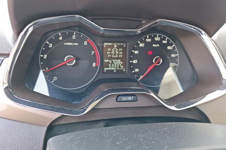 Used Baojun 310W 2017 1.5L Manual Fashion Model China V Instrument Cluster