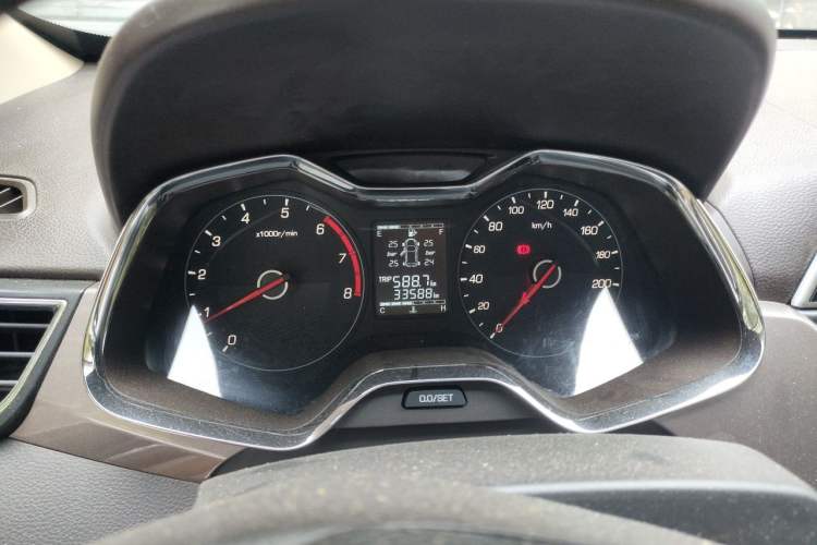 Used Baojun 310W 2017 1.5L Manual Fashion Model China V Instrument Cluster