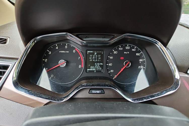 Used Baojun 310W 2017 1.5L Manual Fashion Model China V Instrument Cluster