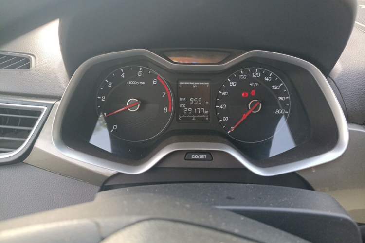Used Baojun 310W 2017 1.5L Manual Comfort Version China VI Emission Standard Instrument Cluster