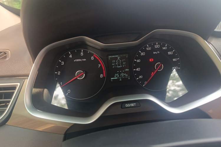 Used Baojun 310W 2017 1.5L Manual Comfort Version China VI Emission Standard Instrument Cluster
