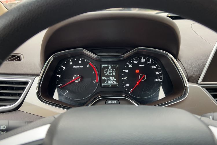 Used Baojun 310W 2017 1.5L Manual Fashion Model China V Instrument Cluster