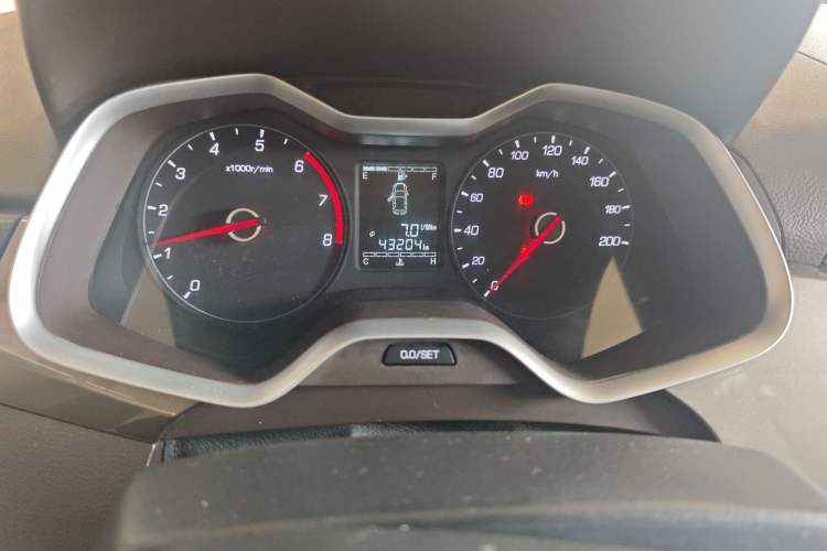 Used Baojun 310W 2017 1.5L Manual Comfort Version China VI Emission Standard Instrument Cluster