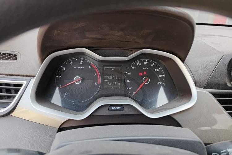 Used Baojun 310W 2017 1.5L Manual Comfort Version China VI Emission Standard Instrument Cluster