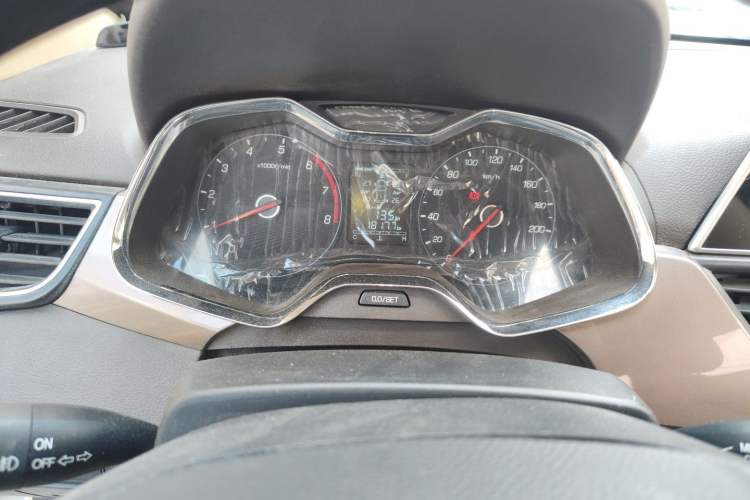 Used Baojun 310W 2017 1.5L Manual Fashion Model China V Instrument Cluster
