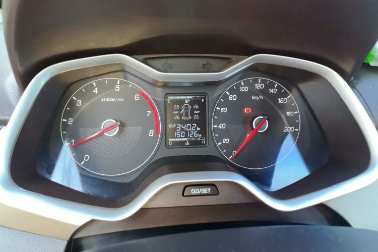 Used Baojun 310W 2017 1.5L Manual Comfort Version China VI Emission Standard Instrument Cluster