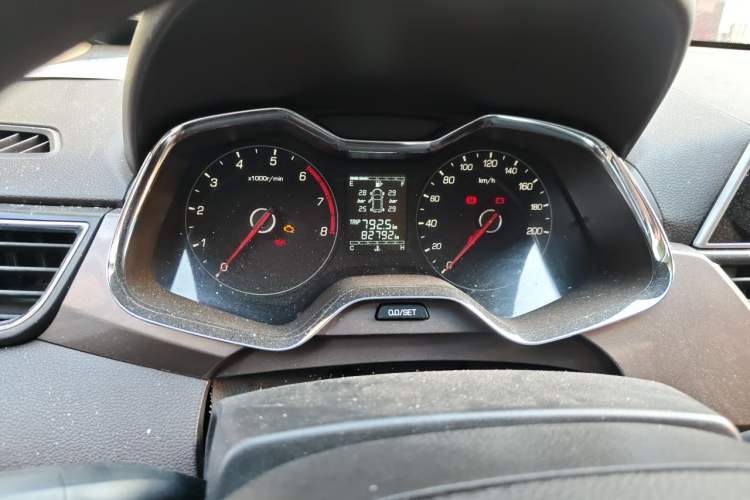 Used Baojun 310W 2017 1.5L Manual Fashion Model China V Instrument Cluster