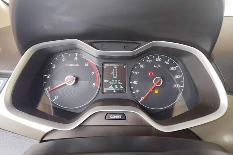 Used Baojun 310W 2017 1.5L Manual Comfort Version China VI Emission Standard Instrument Cluster
