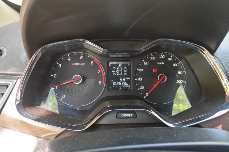 Used Baojun 310W 2017 1.5L Manual Fashion Model China V Instrument Cluster