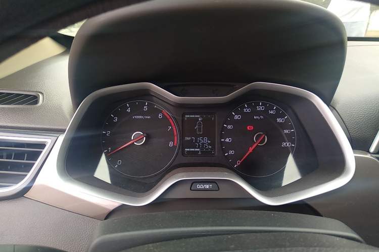 Used Baojun 310W 2017 1.5L Manual Comfort Version China VI Emission Standard Instrument Cluster
