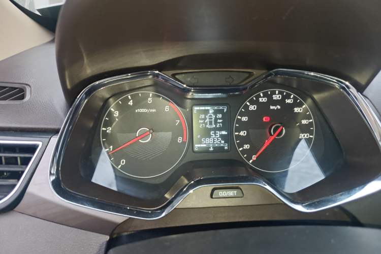 Used Baojun 310W 2017 1.5L Manual Fashion Model China V Instrument Cluster