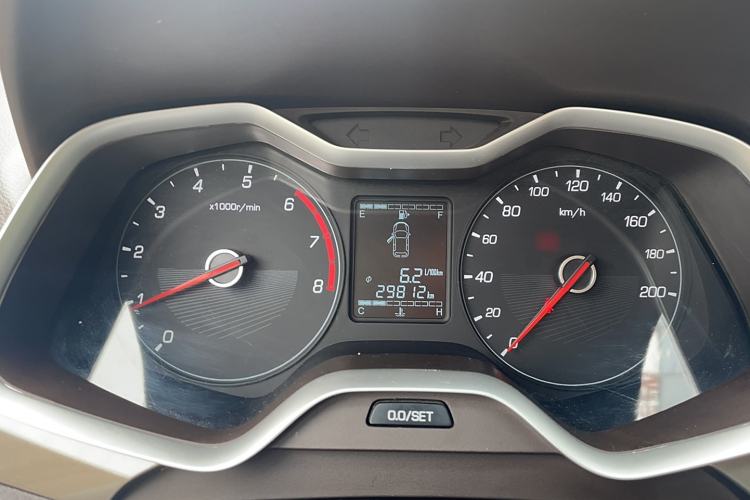Used Baojun 310W 2017 1.5L Manual Comfort Version China VI Emission Standard Instrument Cluster