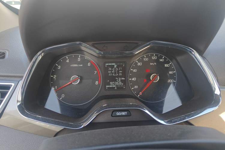 Used Baojun 310W 2017 1.5L Manual Fashion Model China V Instrument Cluster