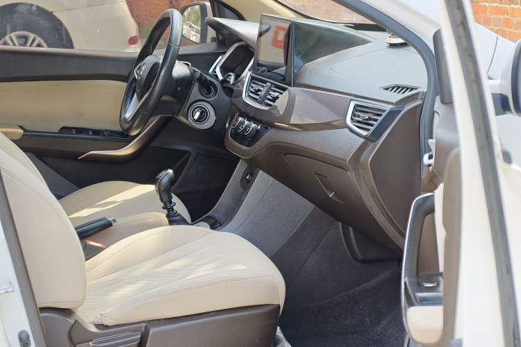 Used Baojun 310W 2017 1.5L Manual Comfort Version China V Interior 1
