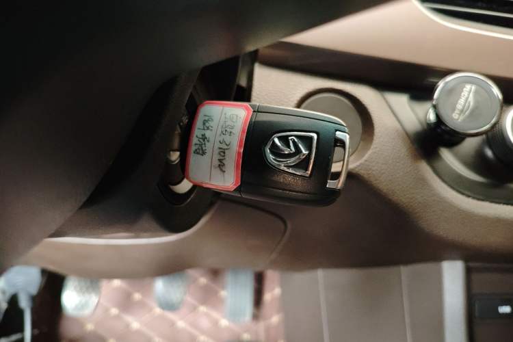 Used Baojun 310W 2017 1.5L Manual Comfort Version China V Interior 1