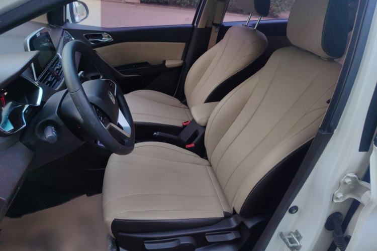 Used Baojun 310W 2017 1.5L Manual Fashion Model China V Interior 1