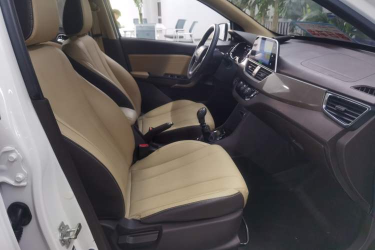 Used Baojun 310W 2017 1.5L Manual Luxury Edition China V Interior 1