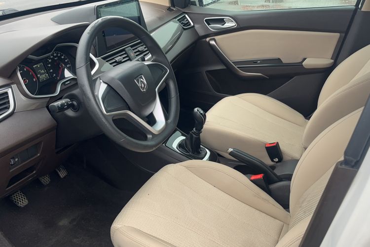 Used Baojun 310W 2017 1.5L Manual Comfort Version China V Interior 1