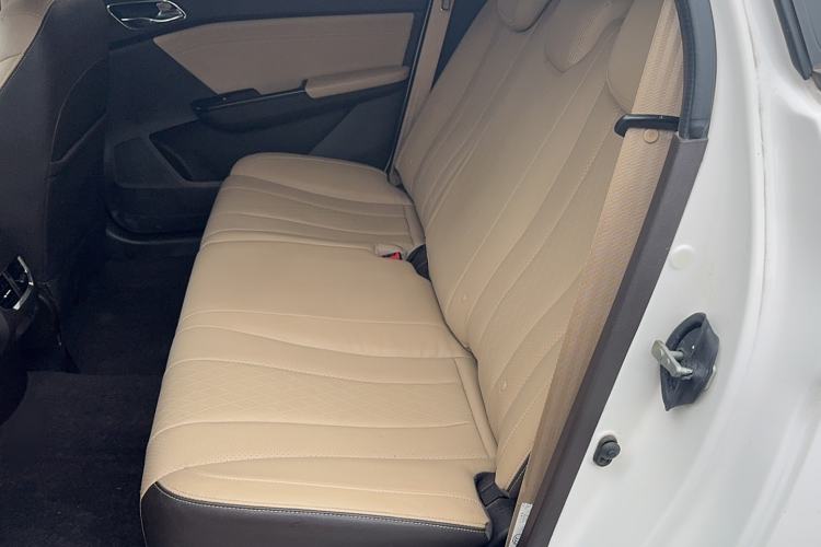Used Baojun 310W 2017 1.5L Manual Fashion Model China V Interior 1