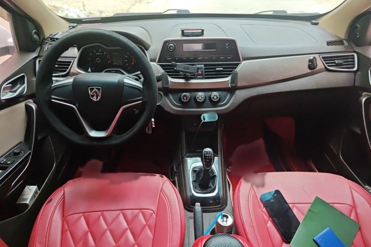 Used Baojun 310W 2017 1.5L Manual Comfort Version China V Interior 2