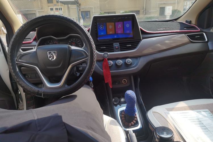 Used Baojun 310W 2017 1.5L Manual Comfort Version China V Interior 2