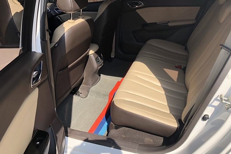 Used Baojun 310W 2017 1.5L Manual Luxury Edition China V Interior 2