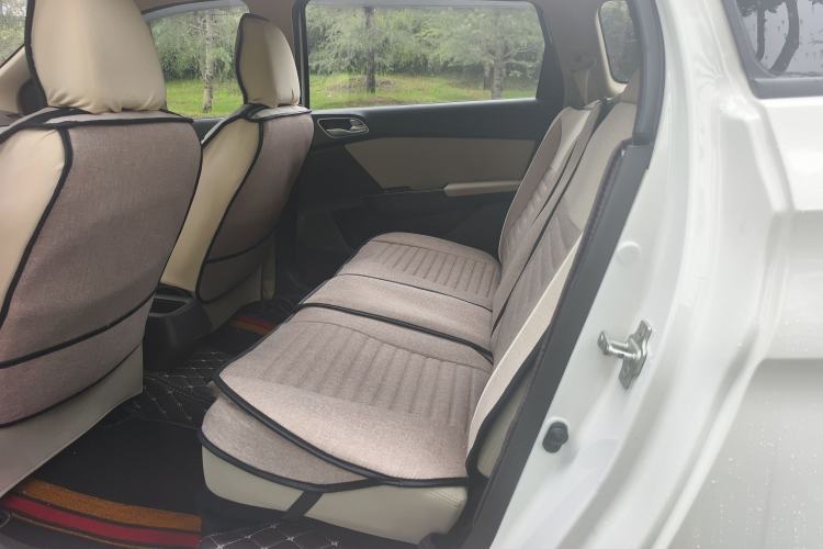 Used Baojun 310W 2017 1.5L Manual Comfort Version China VI Emission Standard Interior 2