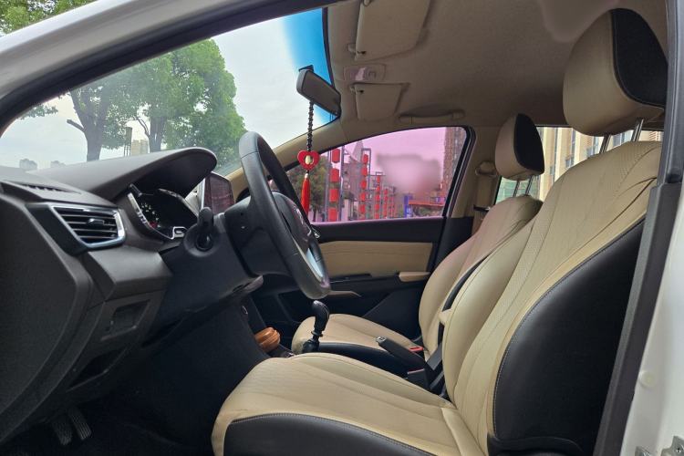 Used Baojun 310W 2017 1.5L Manual Fashion Model China V Interior 2
