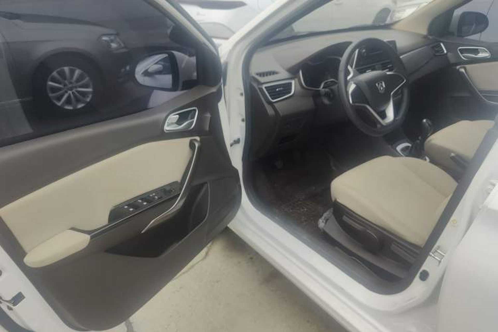 Used Baojun 310W 2017 1.5L Manual Comfort Version China V Interior 2