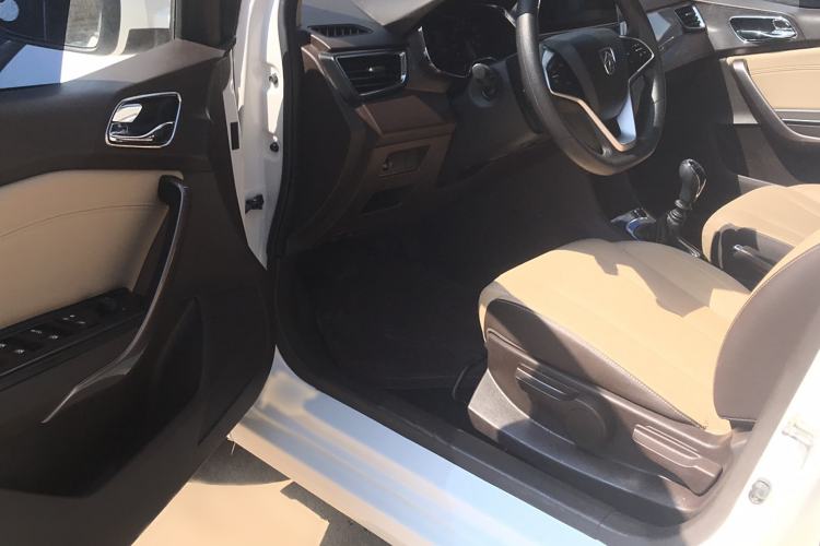 Used Baojun 310W 2017 1.5L Manual Fashion Model China V Interior 2