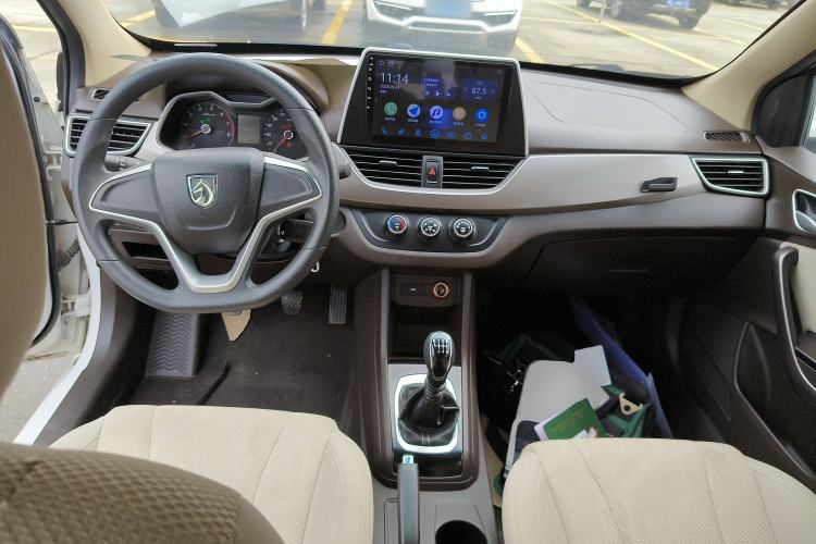 Used Baojun 310W 2017 1.5L Manual Comfort Version China V Interior 2