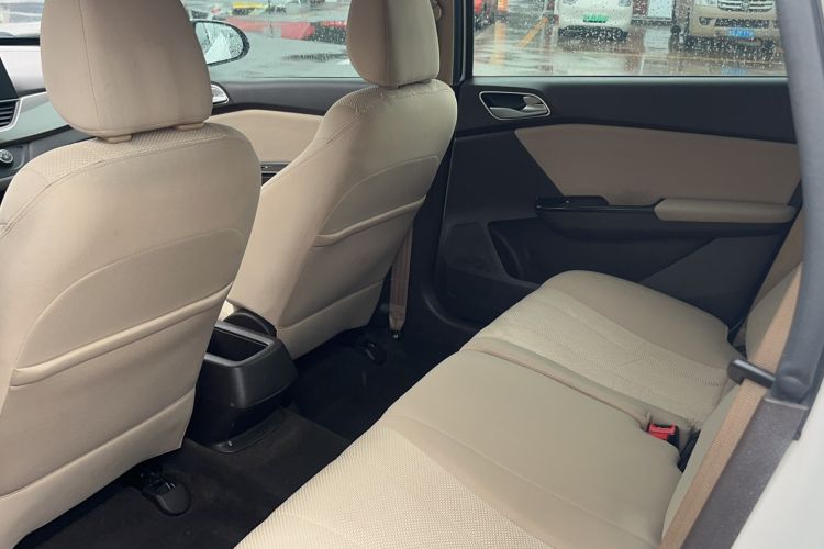 Used Baojun 310W 2017 1.5L Manual Comfort Version China V Interior 2