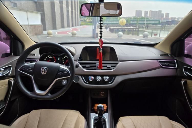 Used Baojun 310W 2017 1.5L Manual Fashion Model China V Interior 3