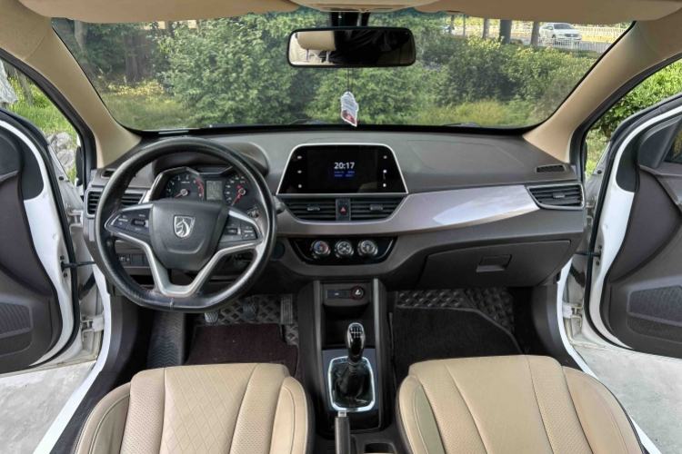 Used Baojun 310W 2017 1.5L Manual Fashion Model China V Interior 3