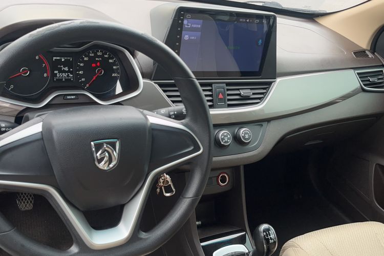 Used Baojun 310W 2017 1.5L Manual Comfort Version China V Interior 3