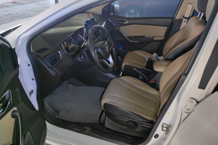 Used Baojun 310W 2017 1.5L Manual Fashion Model China V Interior 3
