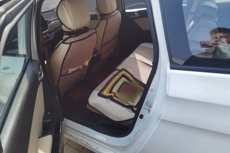 Used Baojun 310W 2017 1.5L Manual Comfort Version China V Interior 4
