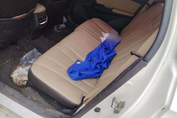 Used Baojun 310W 2017 1.5L Manual Fashion Model China V Interior 4