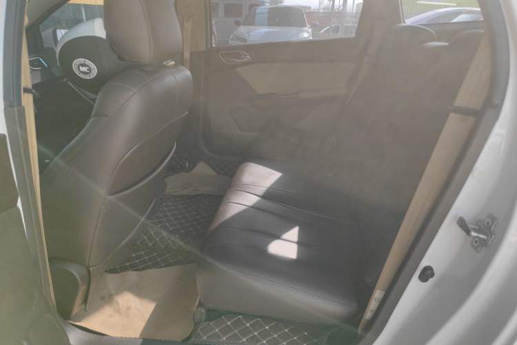 Used Baojun 310W 2017 1.5L Manual Comfort Version China VI Emission Standard Interior 4