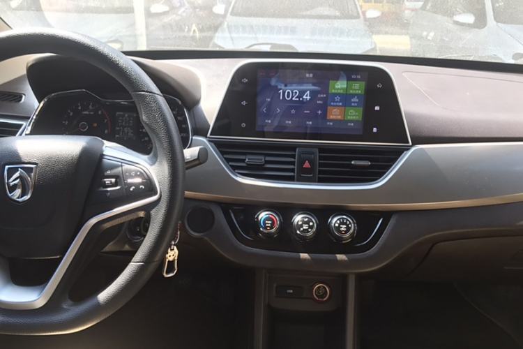 Used Baojun 310W 2017 1.5L Manual Fashion Model China V Interior 4