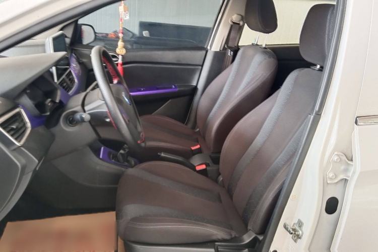 Used Baojun 310W 2017 1.2L Manual Value Edition China V Interior 5
