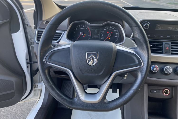 Used Baojun 310W 2017 1.5L Manual Comfort Version China VI Emission Standard Interior 5