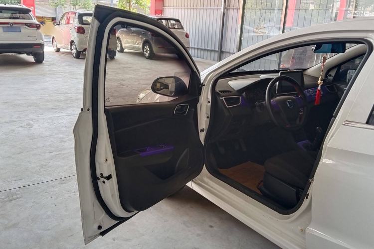 Used Baojun 310W 2017 1.2L Manual Value Edition China V Interior 6