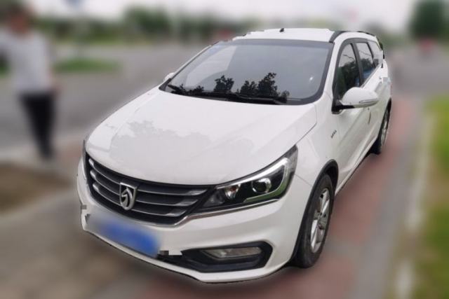Used Baojun 310W 2017 1.5L Manual Fashion Model China V
