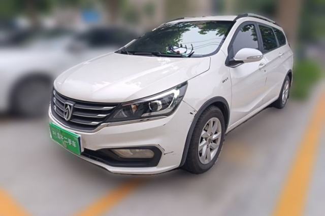 Used Baojun 310W 2017 1.5L Manual Fashion Model China V