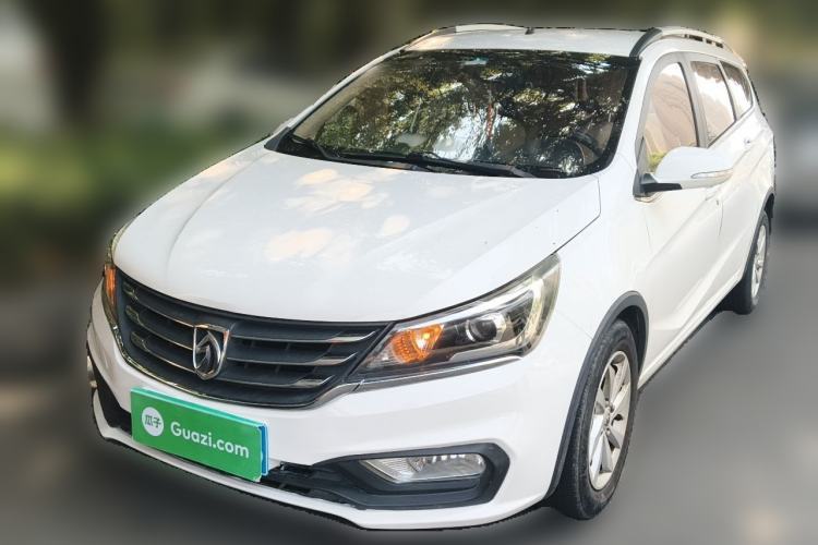 Used Baojun 310W 2017 1.5L Manual Fashion Model China V Guazi used car, China used car export, Used car for sale, Used cars, Cheapest cars for sale