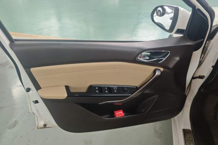 Used Baojun 310W 2017 1.5L Manual Fashion Model China V Left Front Door Interior