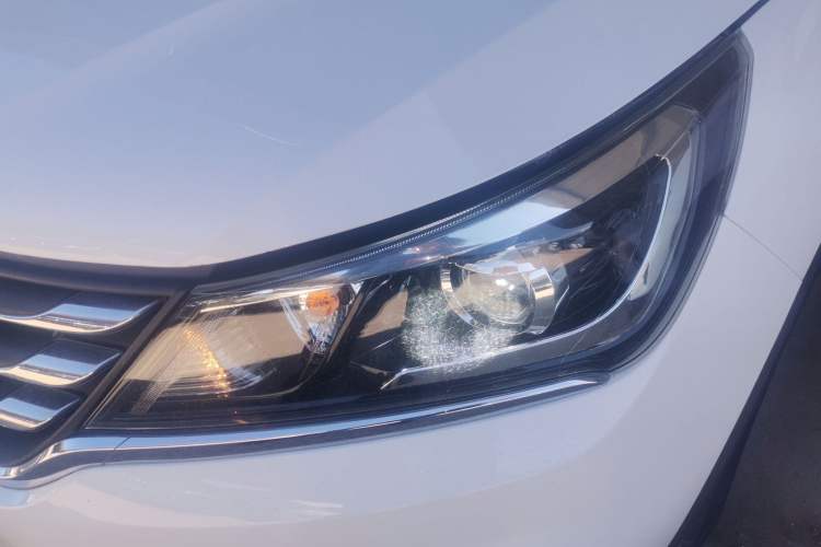 Used Baojun 310W 2017 1.5L Manual Fashion Model China V Left Front Headlight