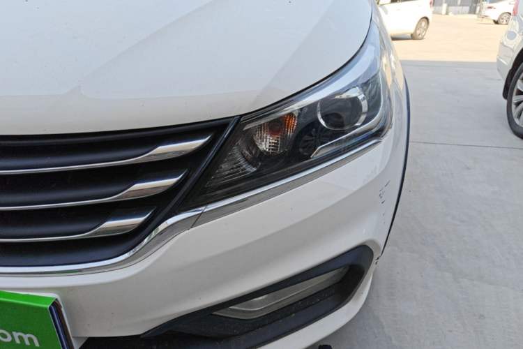 Used Baojun 310W 2017 1.5L Manual Comfort Version China V Left Front Headlight